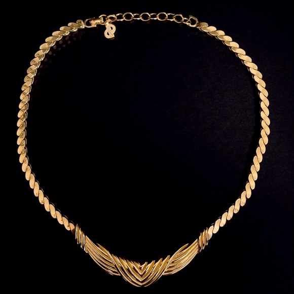 Vintage Authentic Christian Dior Gold Tone Necklace - Picture 1 of 5